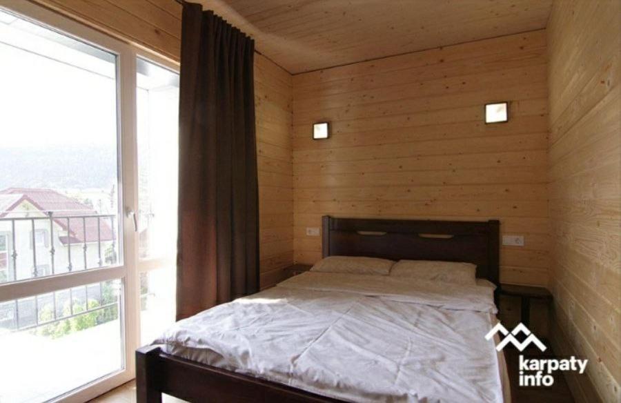 Гірка Hotel Skole Ngoại thất bức ảnh