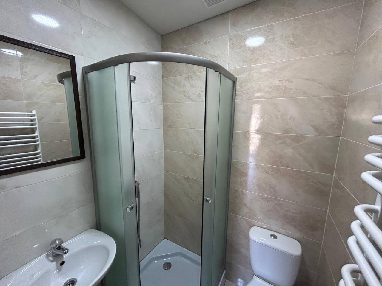 Гірка Hotel Skole Ngoại thất bức ảnh