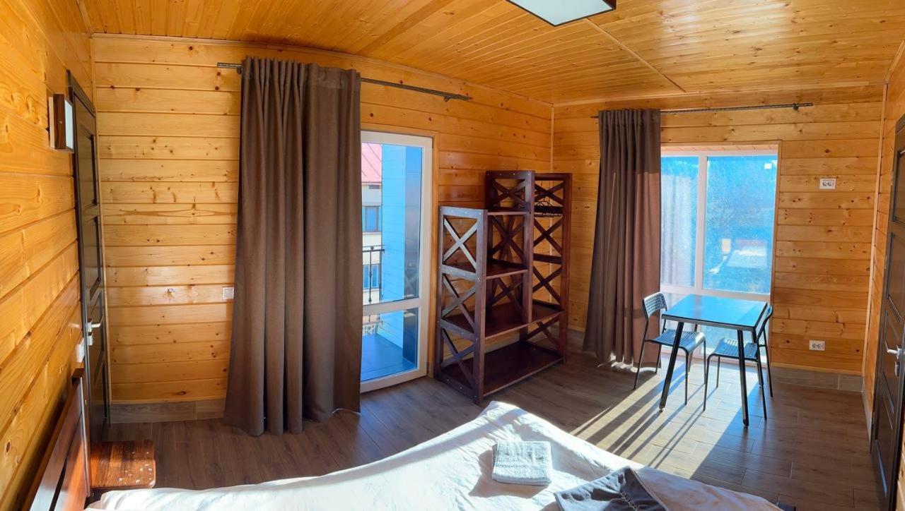 Гірка Hotel Skole Ngoại thất bức ảnh